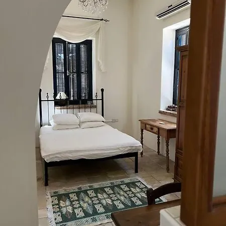 Apartment Cozy 2-bedroom Cyprus Retreat *