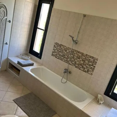 Cozy 2-bedroom Cyprus Retreat Kambia